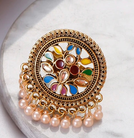 Carved multicolor pearl ring